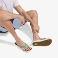 thumbnail image 2 of SANDALIA OluKai Ulele para Hombre Talla 11 Resistente al Agua Verde Marino, 2 of 8