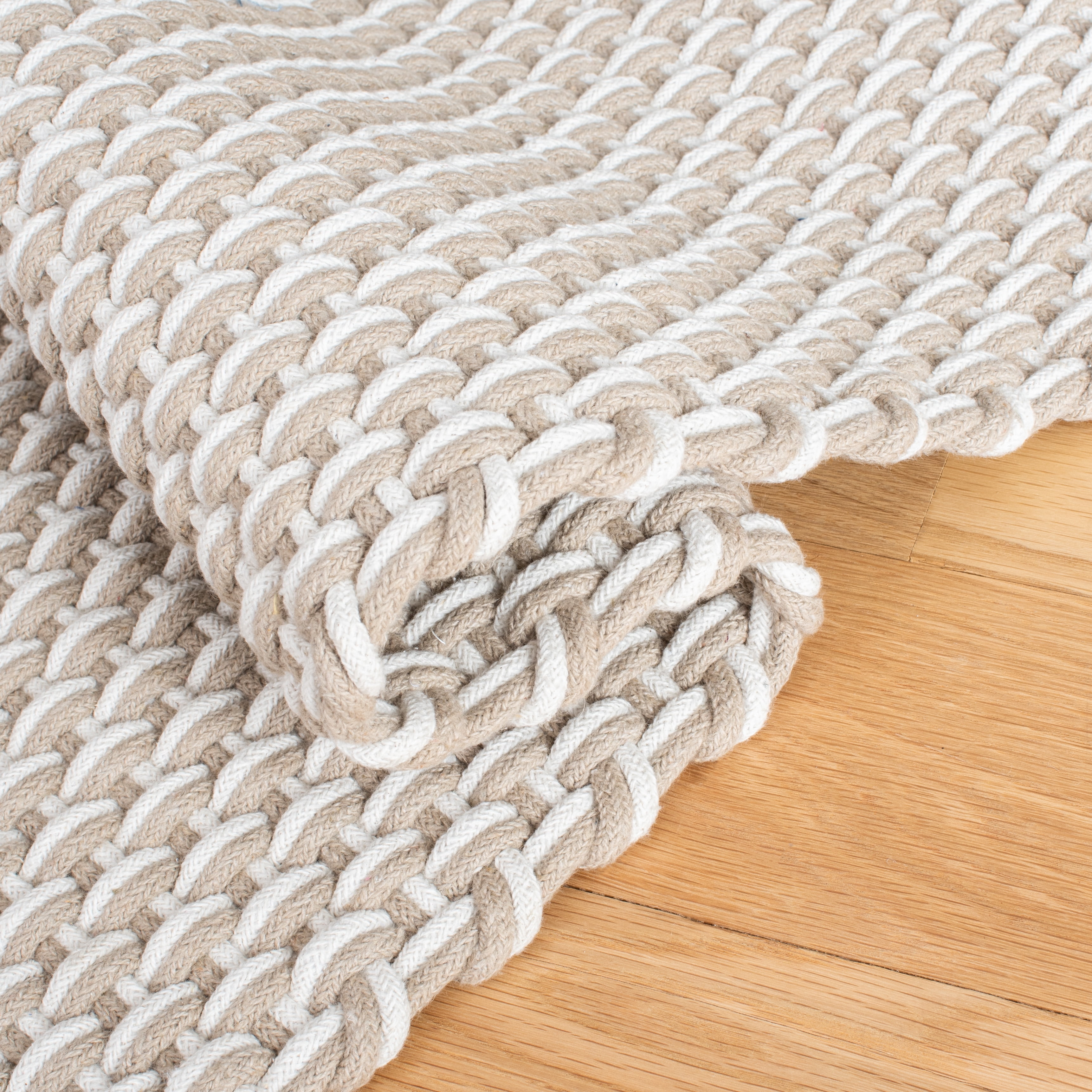 SAFAVIEH Salem Corynn Solid Cotton Area Rug, Beige/Ivory, 5' x 8'