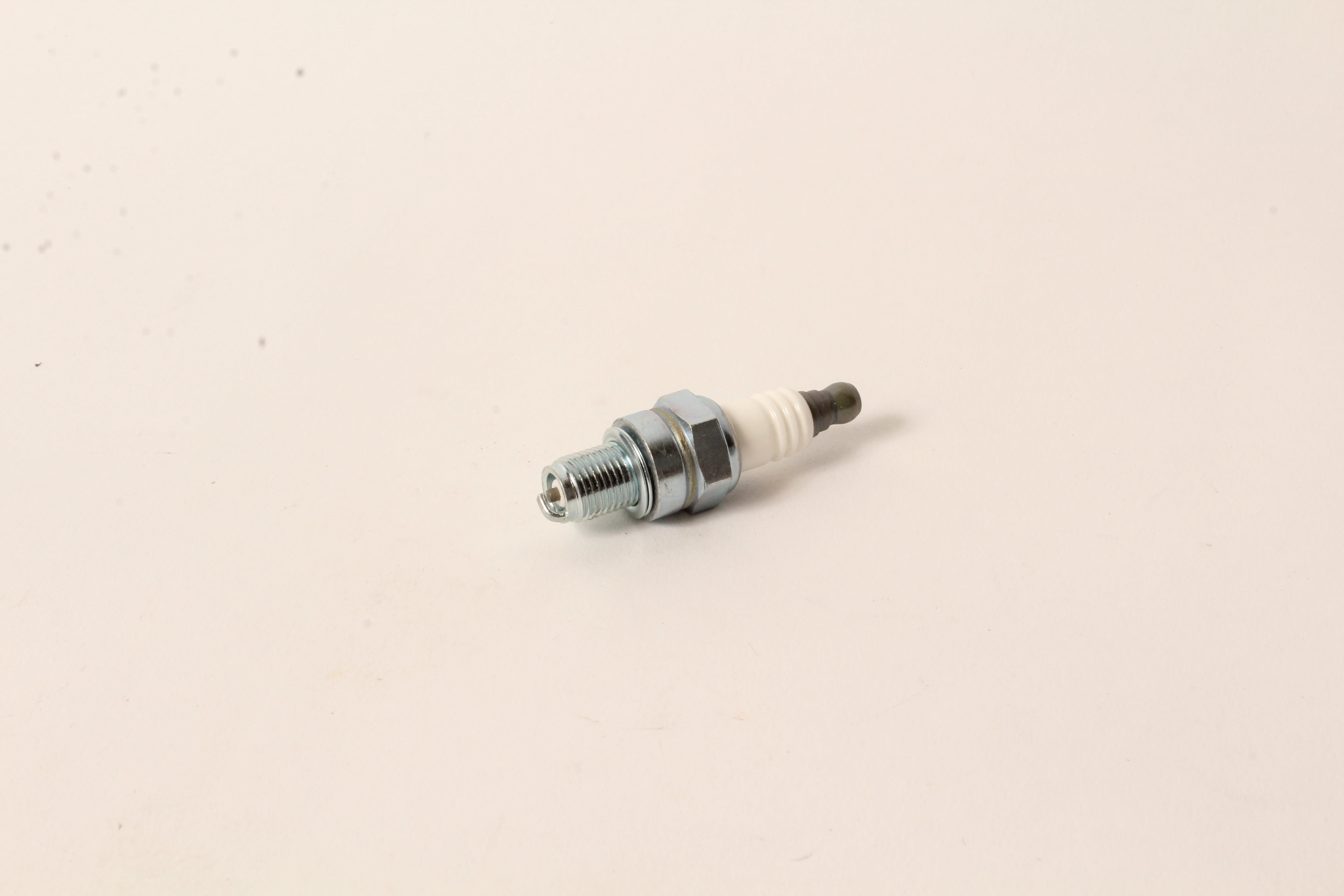 Oregon 12 Pack Of Genuine OEM Replacement Spark Plugs # 77-319-1-12PK 