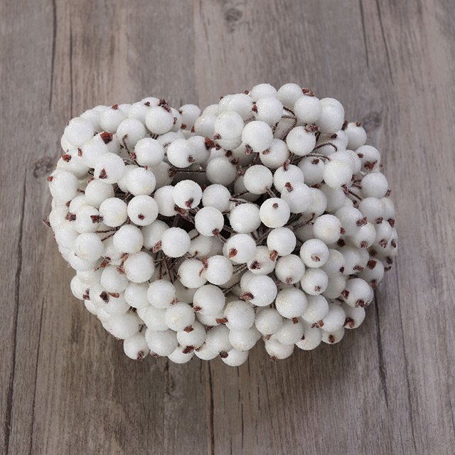 RENACLIPY 200Pcs Frosted Berry Holly Artificial Flower Decor White for Christmas Tree and Bouquet