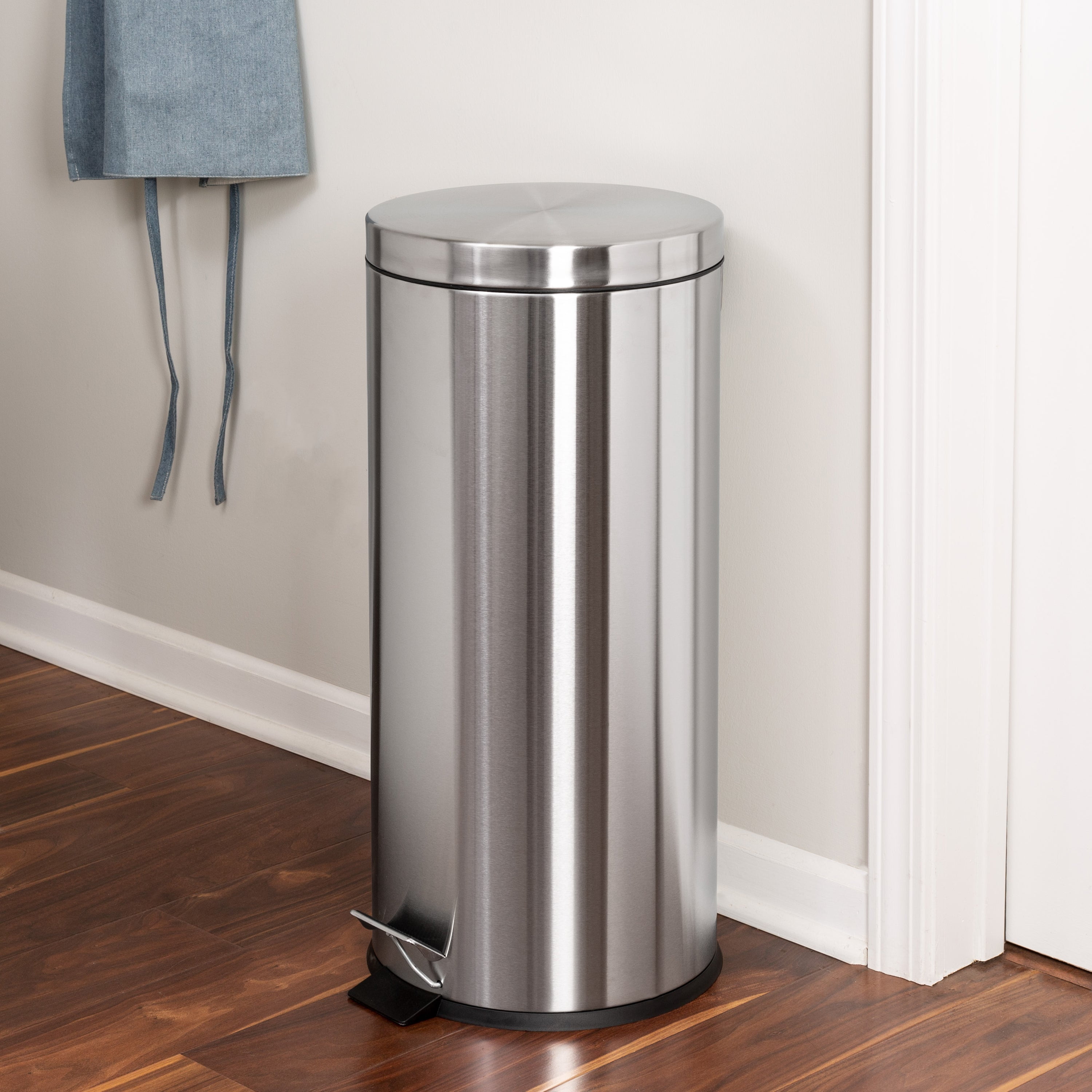 Honey-Can-Do 8 Gallon Round Stainless Steel Kitchen Step Trash Can, Silver