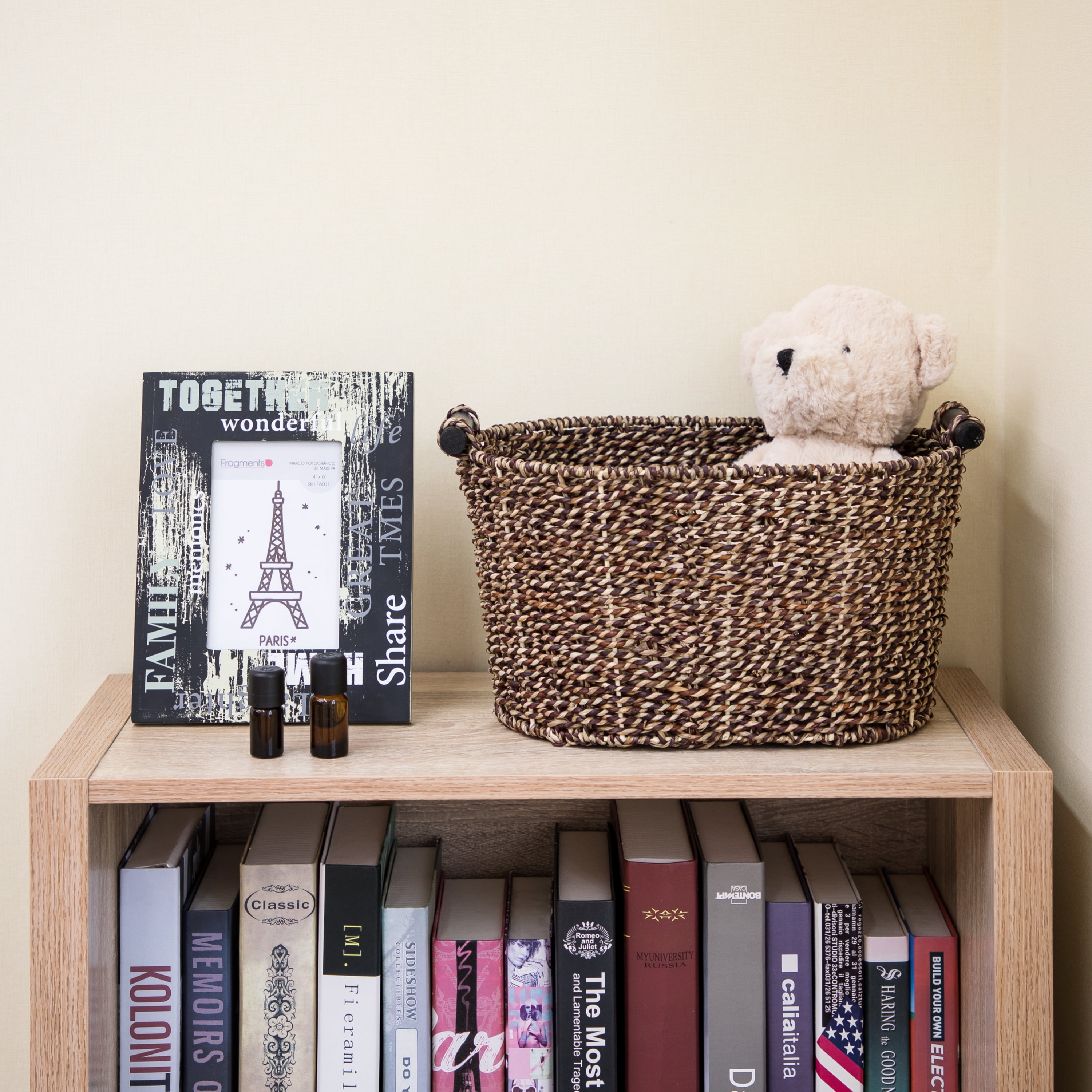 Mainstays Brown Oval 2-Hue Seagrass Storage Basket with Wooden Handles, 8.31 in. x 10 in. x 14.31 in.