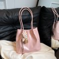 thumbnail image 1 of Bolso de cubo portátil de gran capacidad, moderno y versátil, para mujer, primavera y verano 2025, nuevo bolso de hombro bajo el brazo de color sólido simple de estilo coreano., 1 of 5