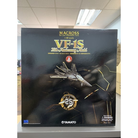 Macross 25th Anniversary Yamato 1/48 Scale Transformable VF1S Black Version Action Figure