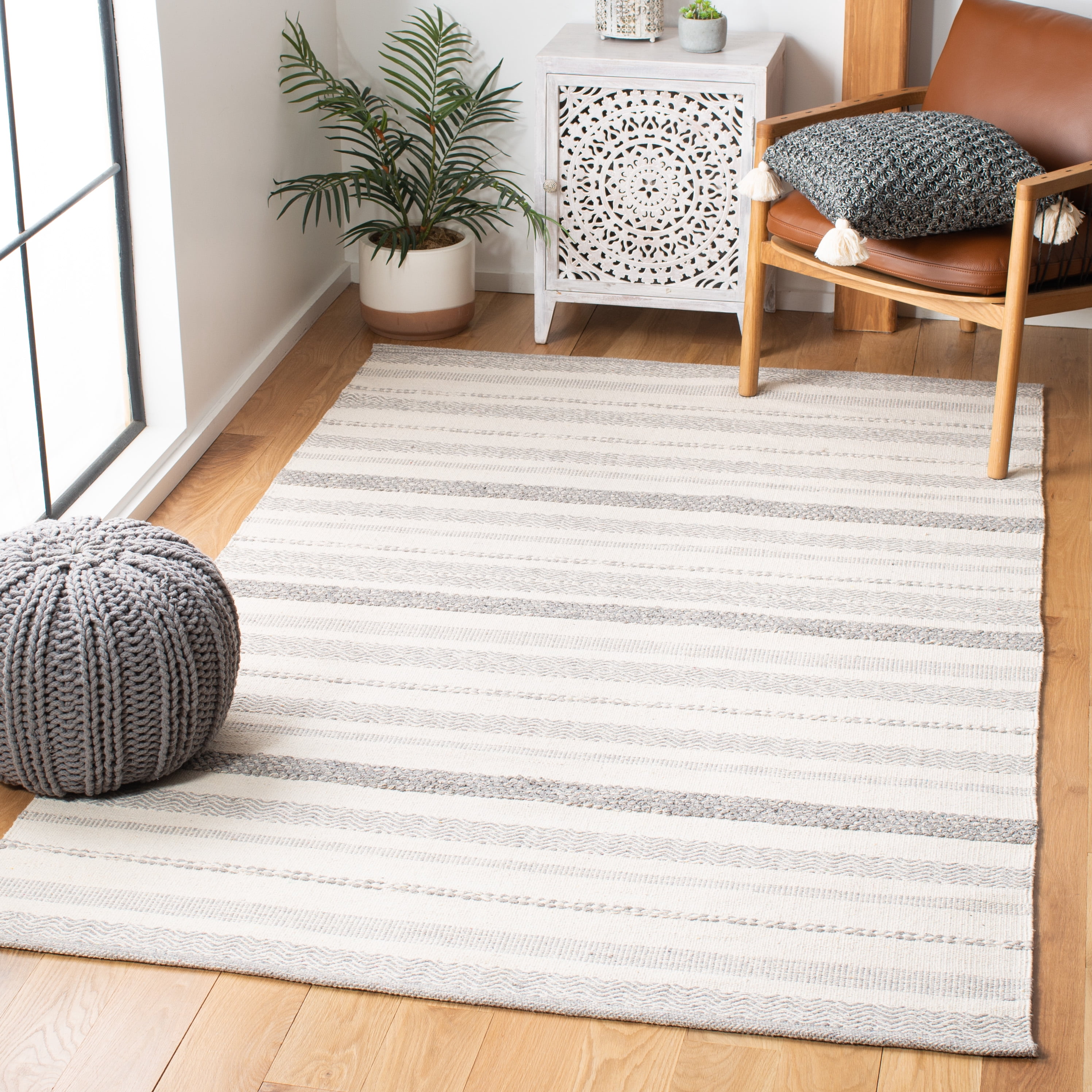 SAFAVIEH Striped Kilim Siofra Striped Cotton Area Rug, Ivory/Grey, 5' x 8'