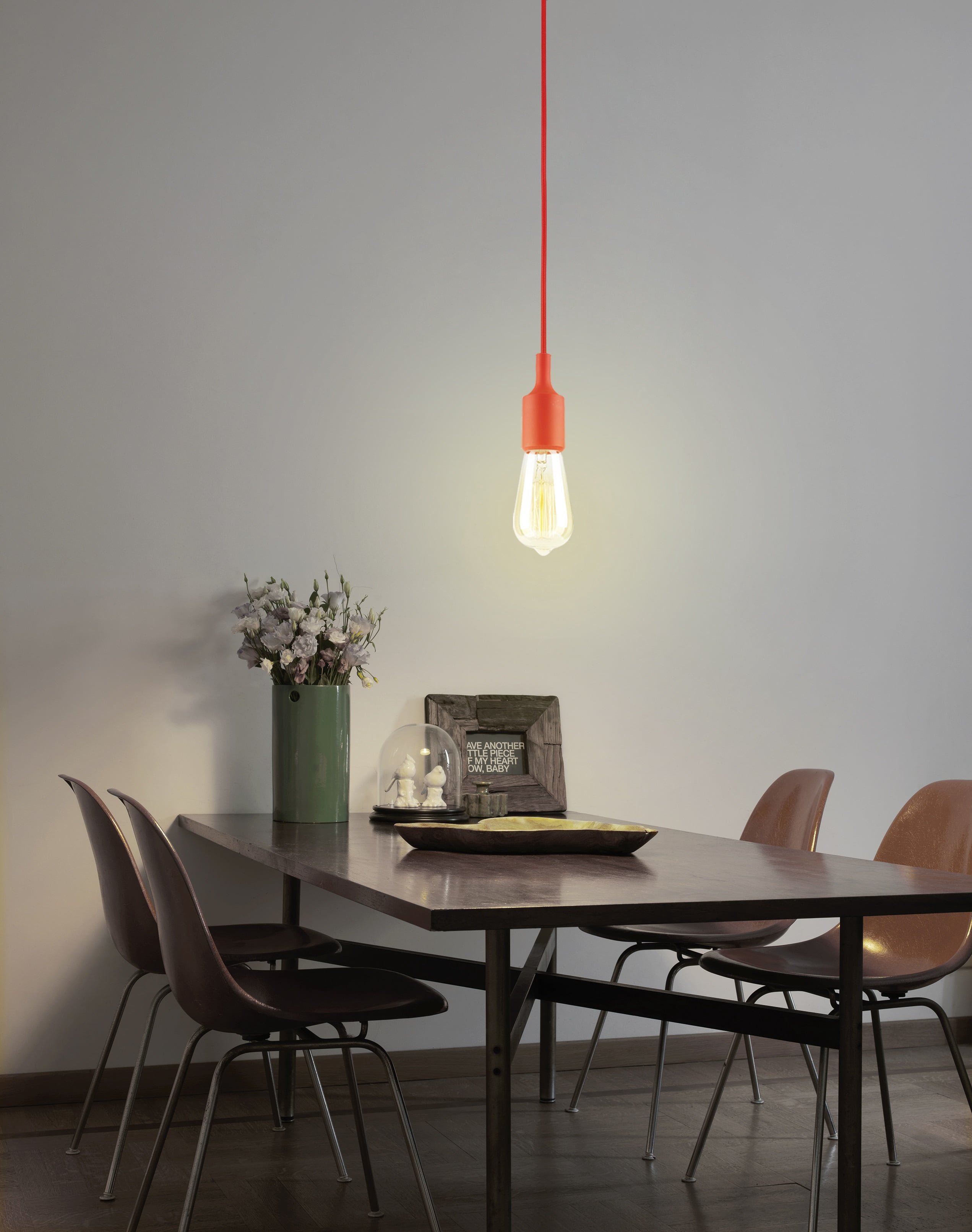 UL-listed Single Socket Pendant Light Fixture, Fabric Insulating Lamp Cord, Red