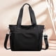 thumbnail image 4 of Sonducket Elegante bolso de hombro para mujer: nailon y resistente a los arañazos con cinturón ajustable para un fácil transporte. Bolsas de mensajero y de hombro Verde, 4 of 6