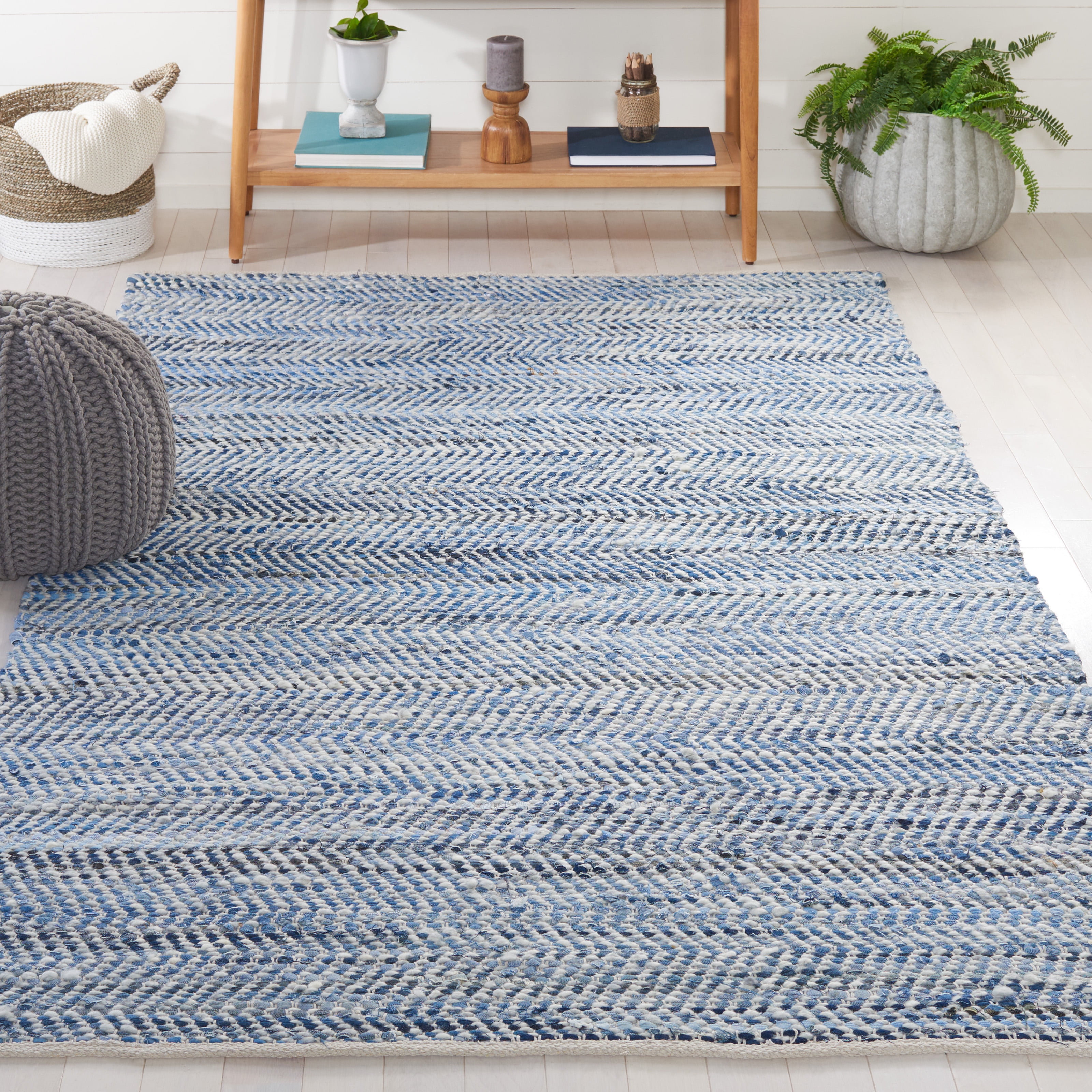 SAFAVIEH Natura Leonard Distressed Area Rug, Blue/Light Grey, 4' x 6'