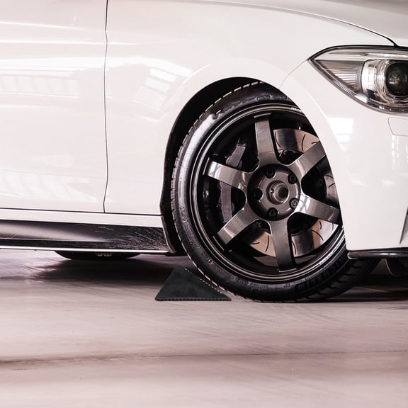 Toyvian 2Pcs Durable Rubber Vehicle Wheel Chocks for Car Parking and Safety