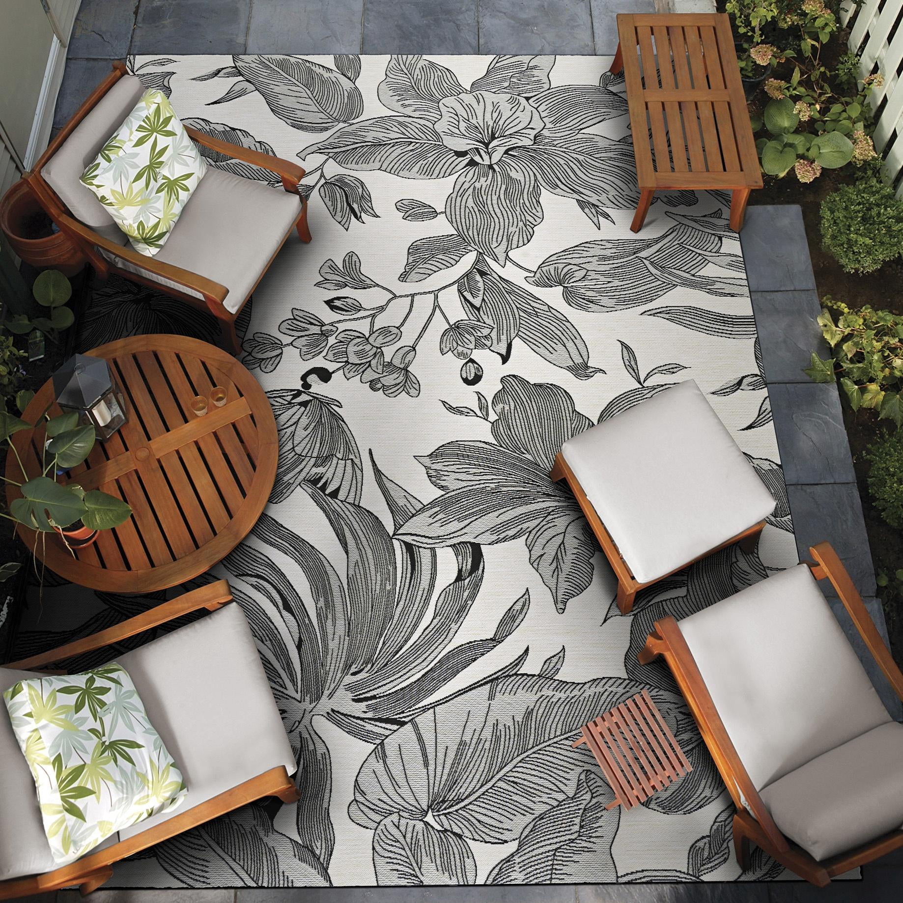 Couristan Dolce Flora 2'3" x 3'11" Snow Indoor/Outdoor Rug