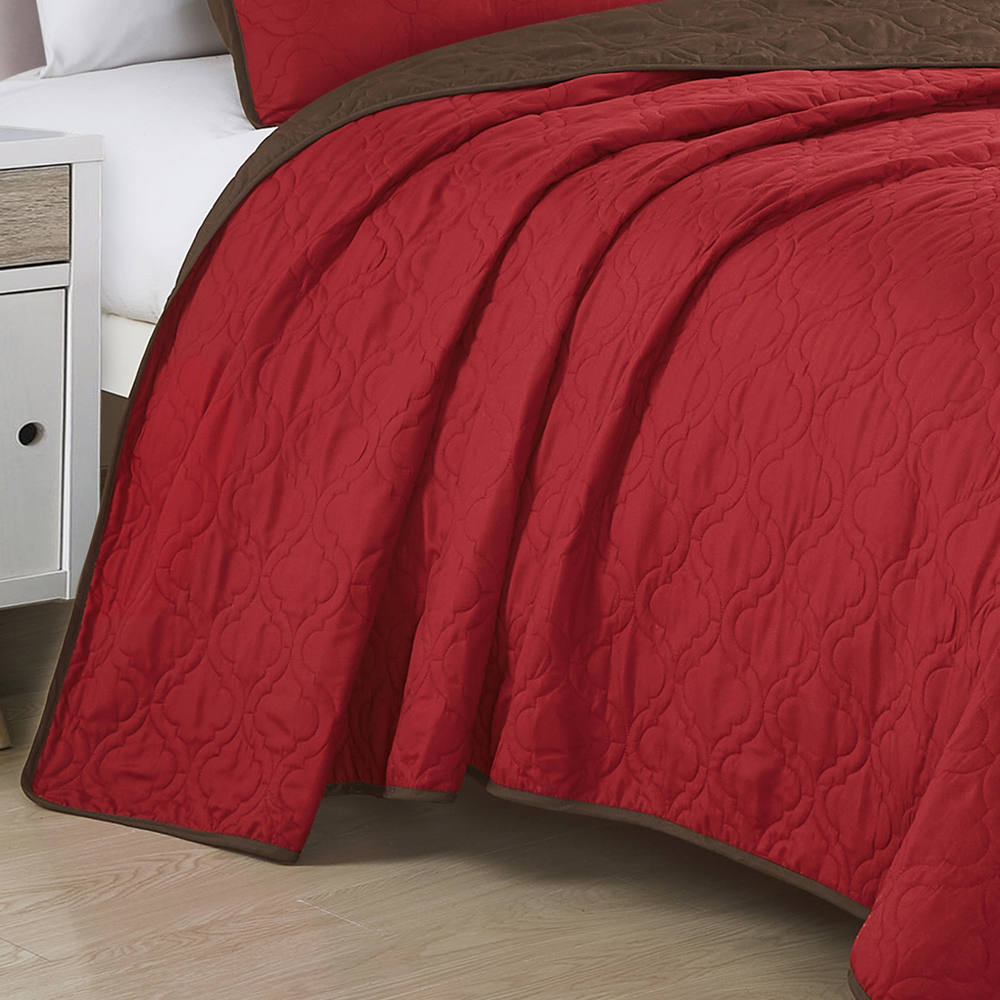 Evjk 3-Piece Decorative Lightweight Bedspread Set – Oversized, Microfiber with Classic Solid, Queen