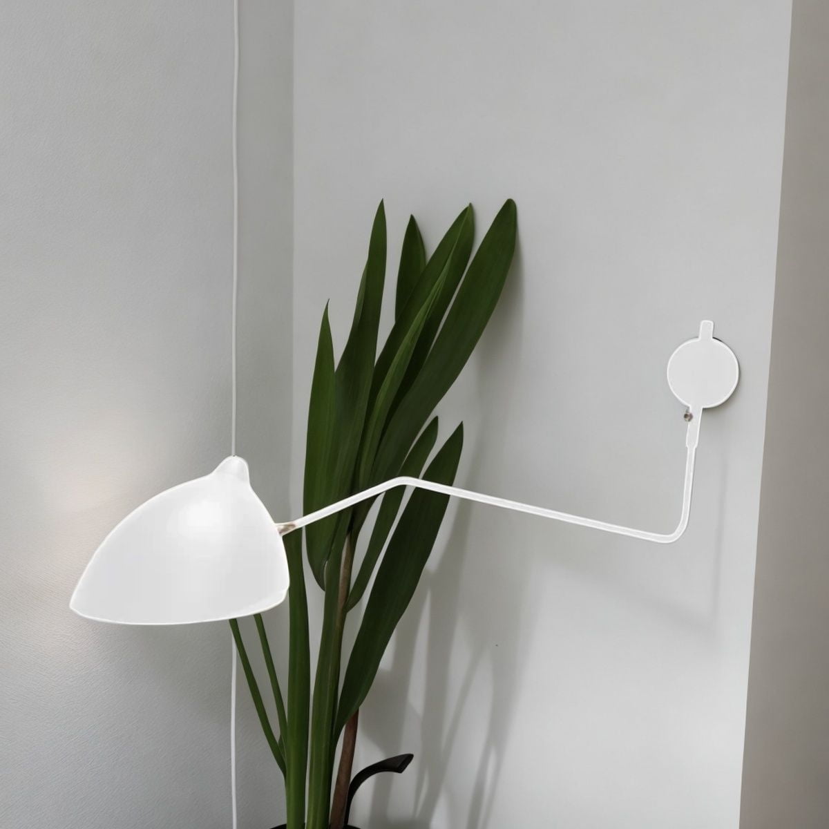 ONE ARM LAMP IN BLACK