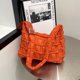 thumbnail image 4 of Bolso Bandolera Con Burbujas para Mujer Suave Acolchado Sólido Viajes, 4 of 9