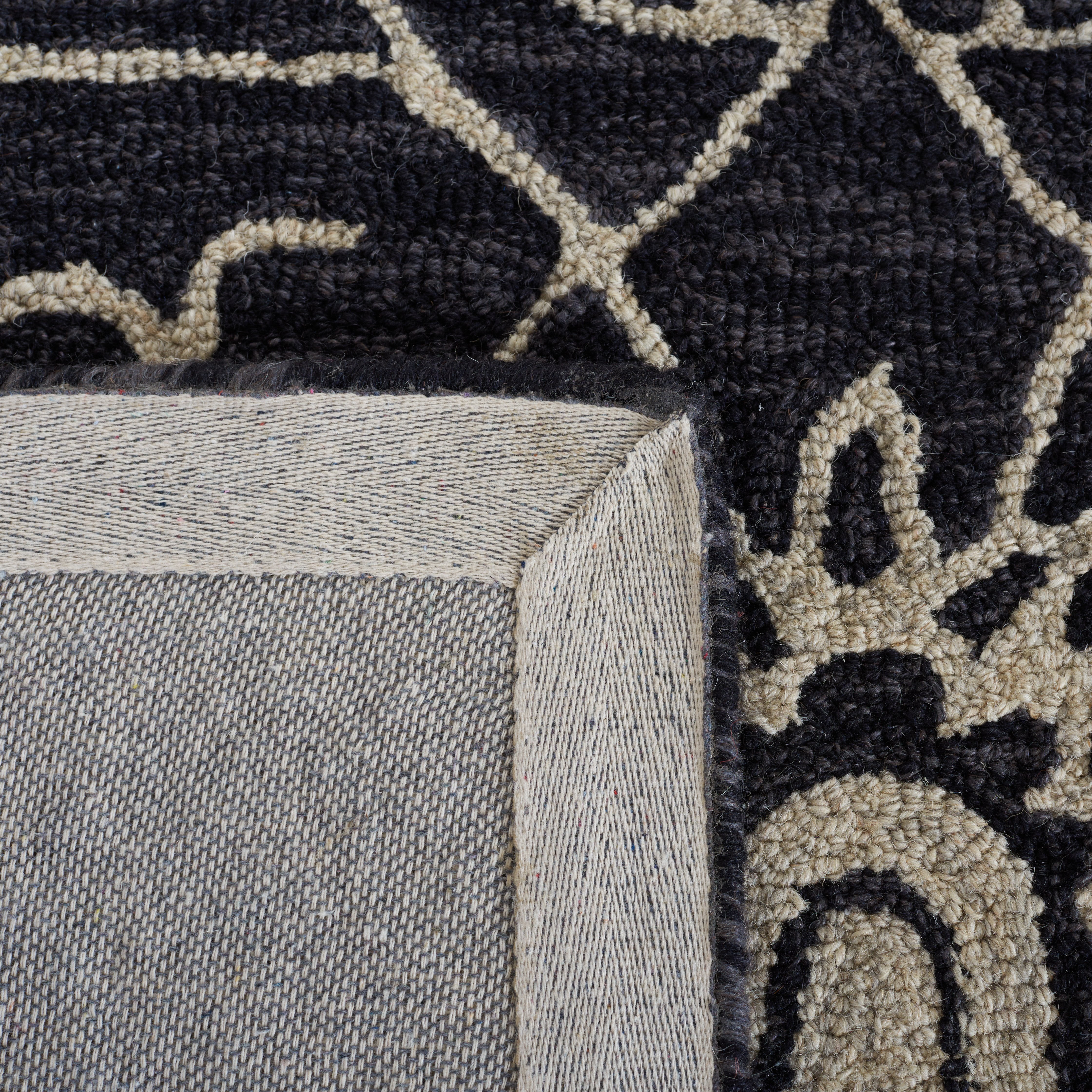 SAFAVIEH Jardin Wilson Floral Wool Area Rug, Black/Ivory, 5' x 8'