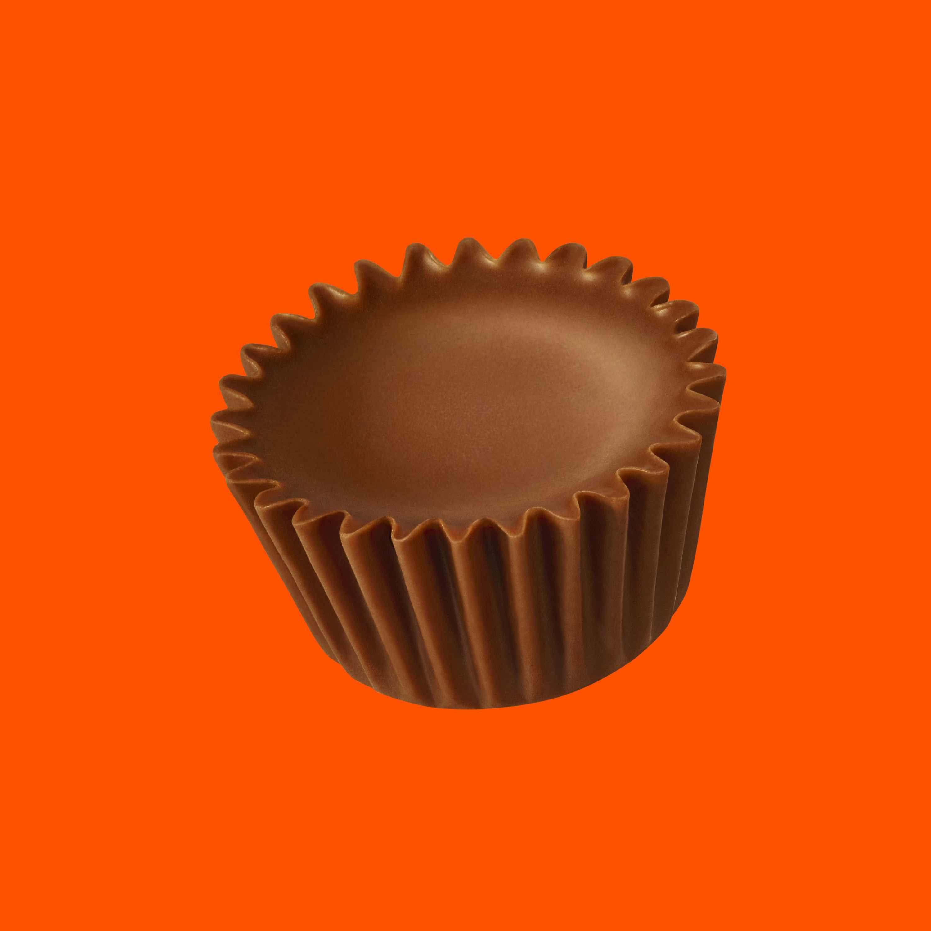 Reese's Miniatures Holiday Milk Chocolate Peanut Butter Filled Cane Candy, 2.79 Oz. - image 3 of 6
