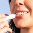 thumbnail image 2 of Bálsamo labial COOLA Organic Liplux Tinted Lip con SPF 30, 4,4 ml, 2 of 4