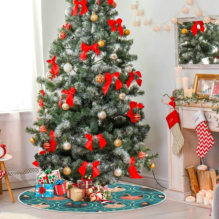 Cat top tree skirt