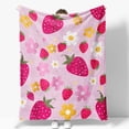 thumbnail image 2 of Manta NuKuNsKf Fresa Floral Rosa de Peluche 152x127 cm, 2 of 6