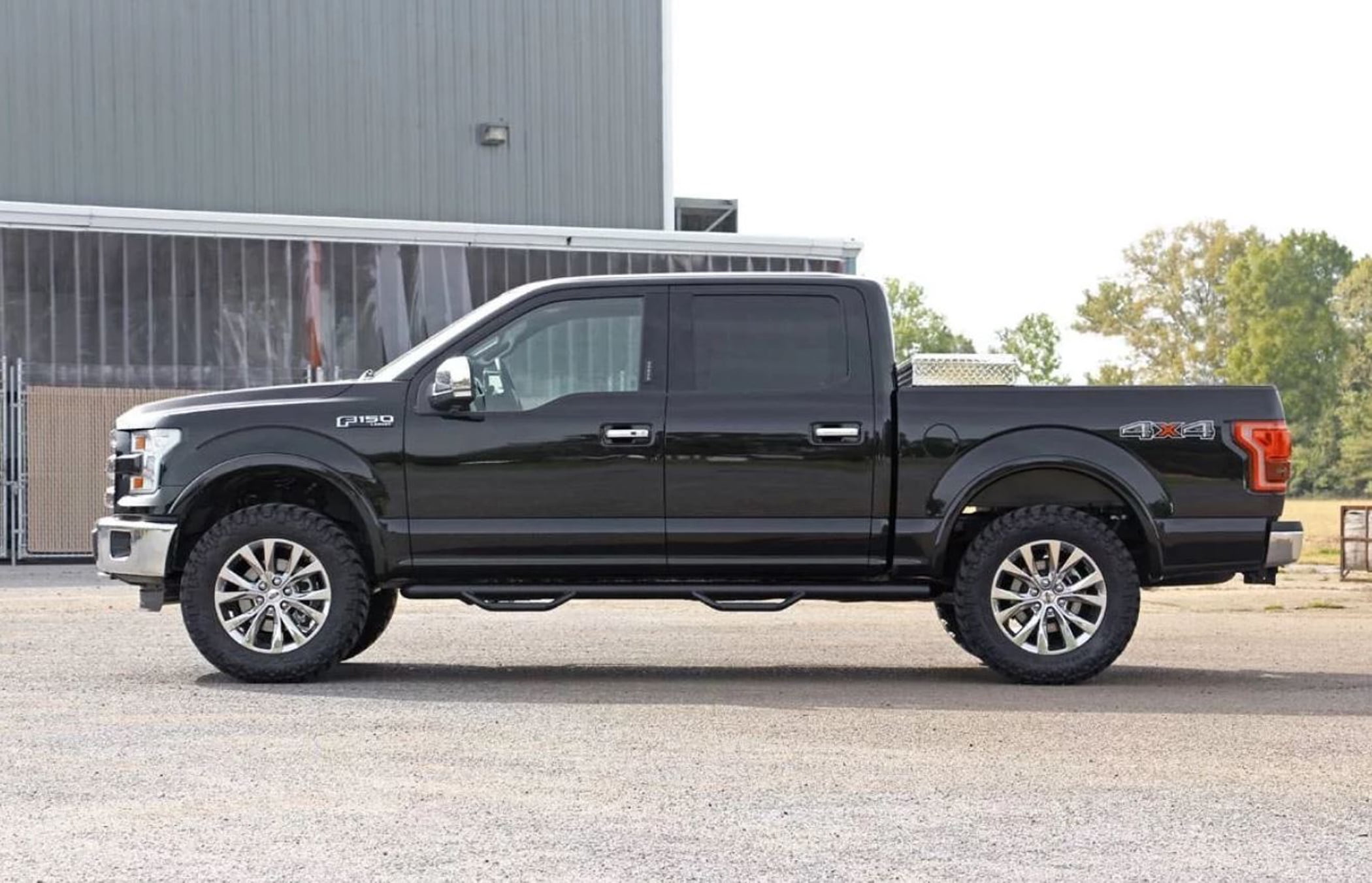 rough country 52200 front 2" composite leveling kit