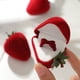 thumbnail image 1 of Caja de anillos de fresa - Vitrina de joyería de terciopelo rojo para anillos de boda y pendientes - Caja de regalo flocada 5x4,5 cm, 1 of 7