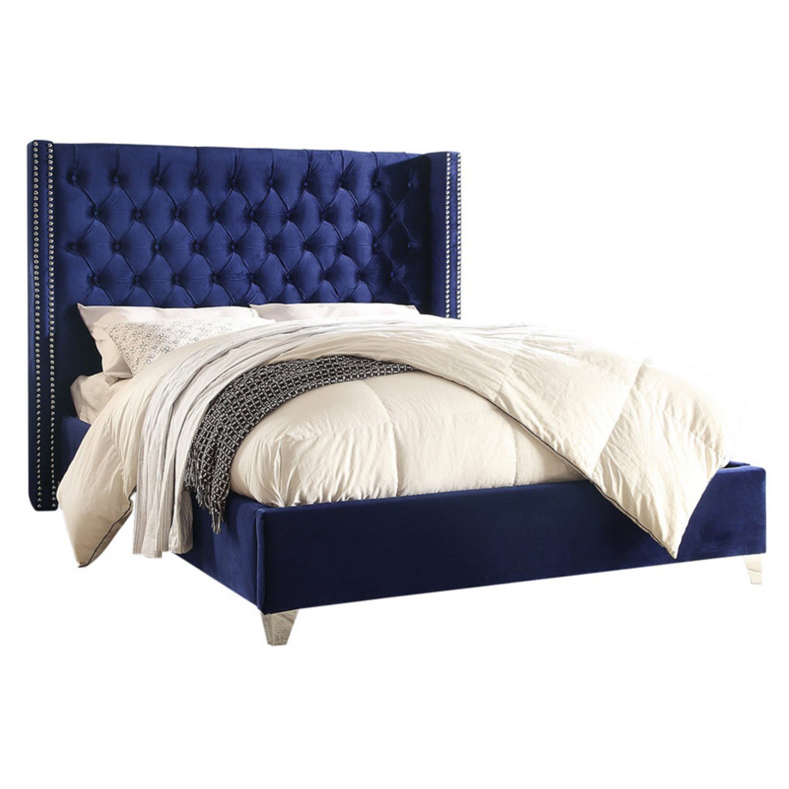 Meridian Furniture Inc Aiden Velvet Platform Bed