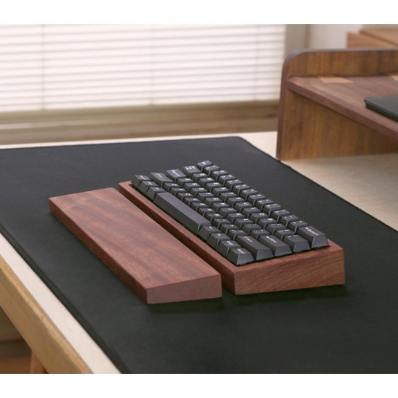 Prebuilt Mechanical Keyboard, Wooden Design with Customizable Keys, High-Quality Switches, for Gaming and Typing with Wrist Rest