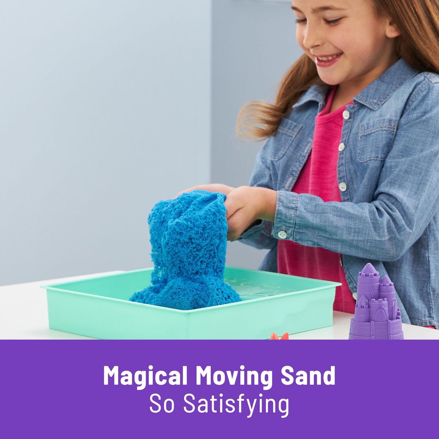 Kinetic Sand Sandbox Set, 1lb Blue Play Sand, Sandbox Storage, 4 Molds and Tools, Sensory Toys for Kids Ages 3+