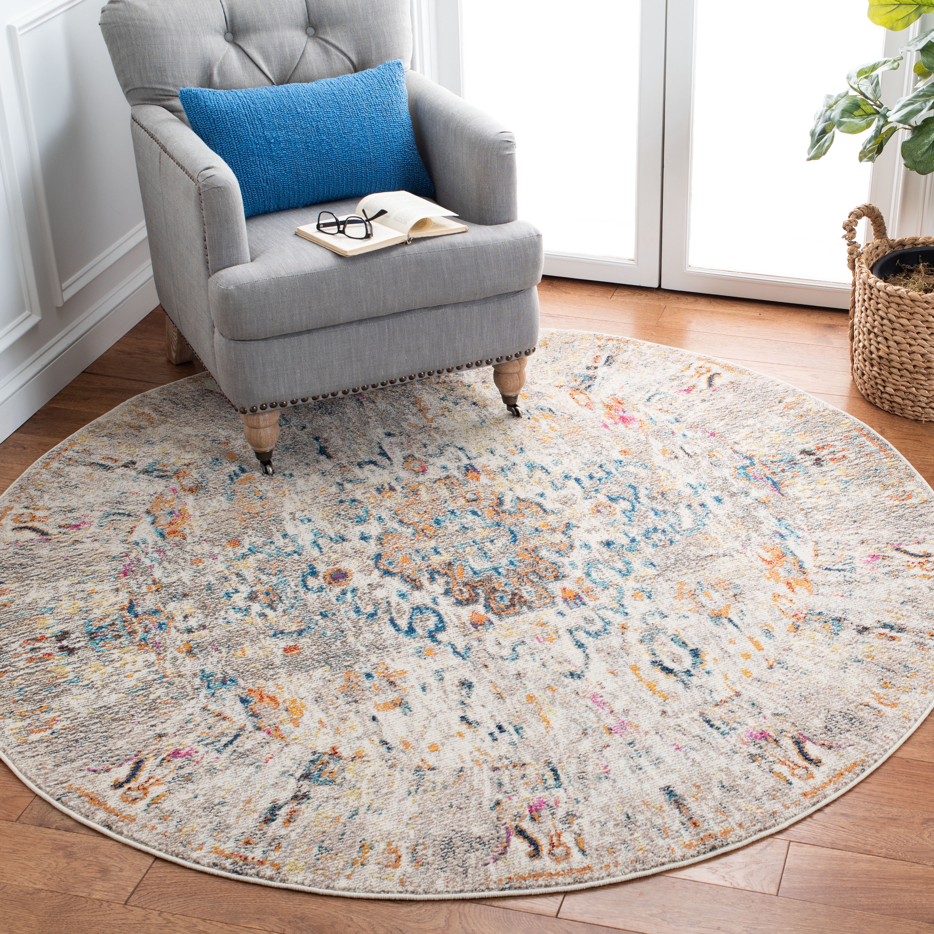SAFAVIEH Madison Alys Vintage Traditional Area Rug, Grey/Gold, 5' x 5' Round