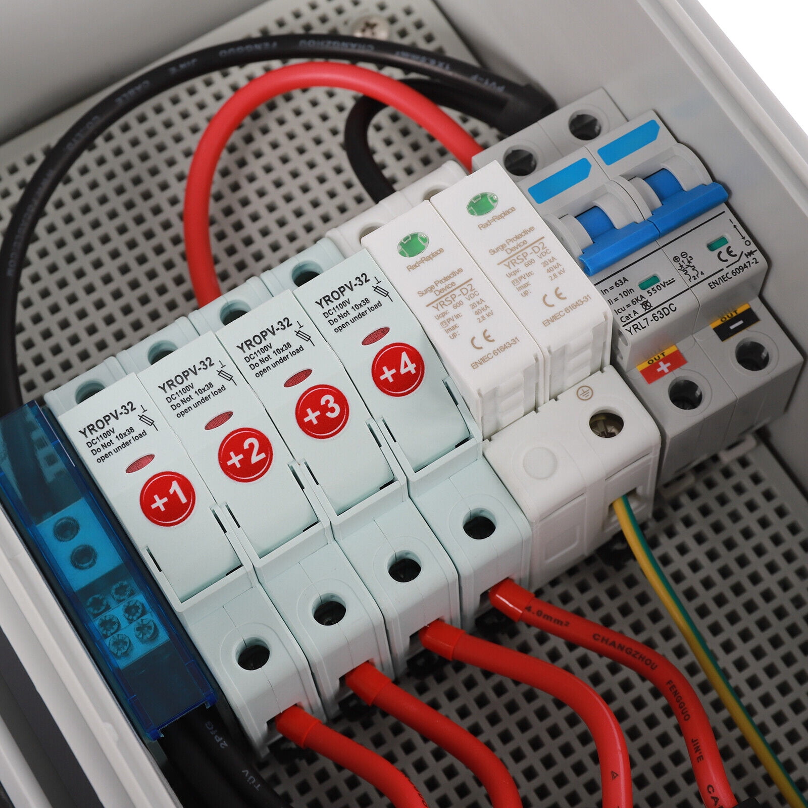 Miumaeov Solar Combiner Box PV Combiner 63A Circuit Breaker 4 String For Solar Panel Kit