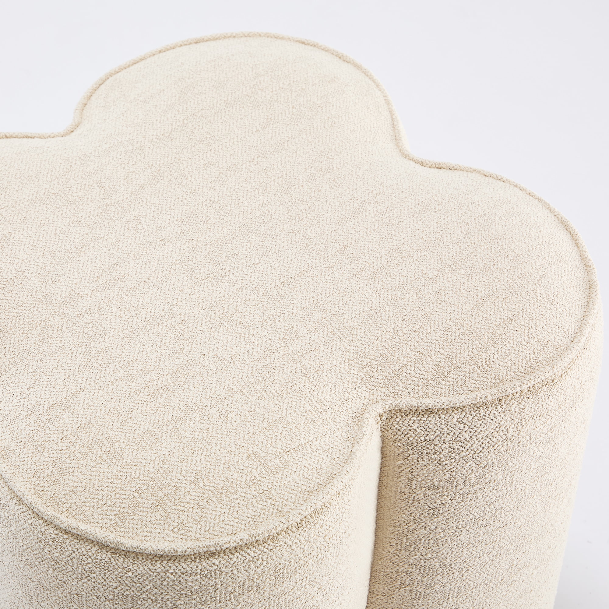 Zesthouse 18.5″ Linen Fabric Ottoman, Modern Ottoman Coffee Table for Living Room, Flower Shaped Foot Stools, Upholstered Footrest Stool for Couch, Beige