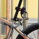thumbnail image 5 of Candado antirrobo portátil para bicicleta, 1 unidad, con cable de acero y PVC, resistente al óxido y a la lluvia, a la intemperie, sin necesidad de cargar, incluye 2 llaves y cerradura de acero inoxid, 5 of 6