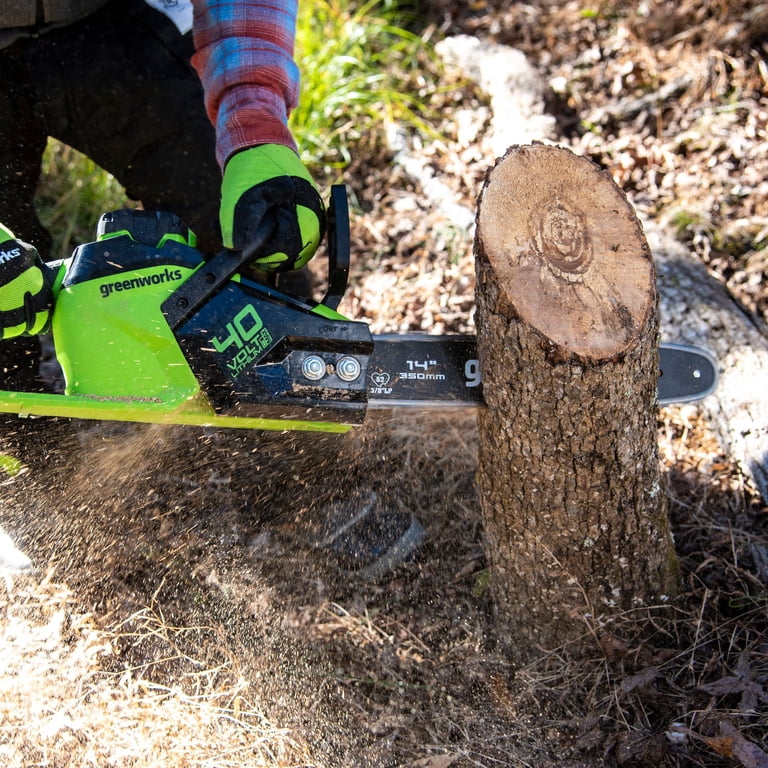 Greenworks 40V 14-inch Brushless Chainsaw with 2.5 Ah Battery and