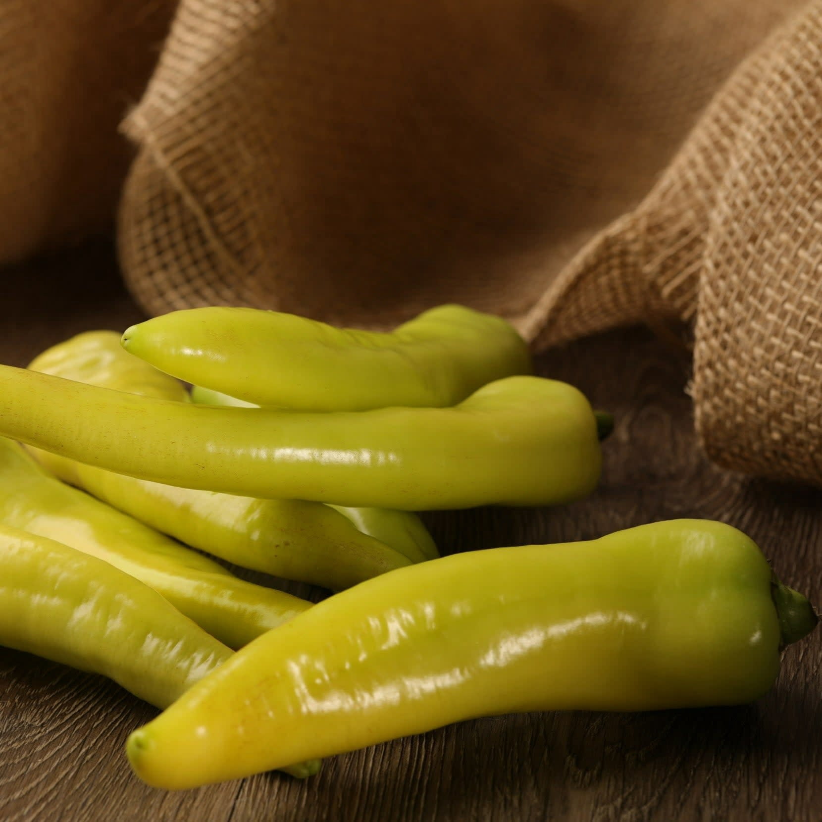 Proven Winners 4"    Hungarian Sweet Wax Pepper Live Plant in 4.25" Pot (4 Count)