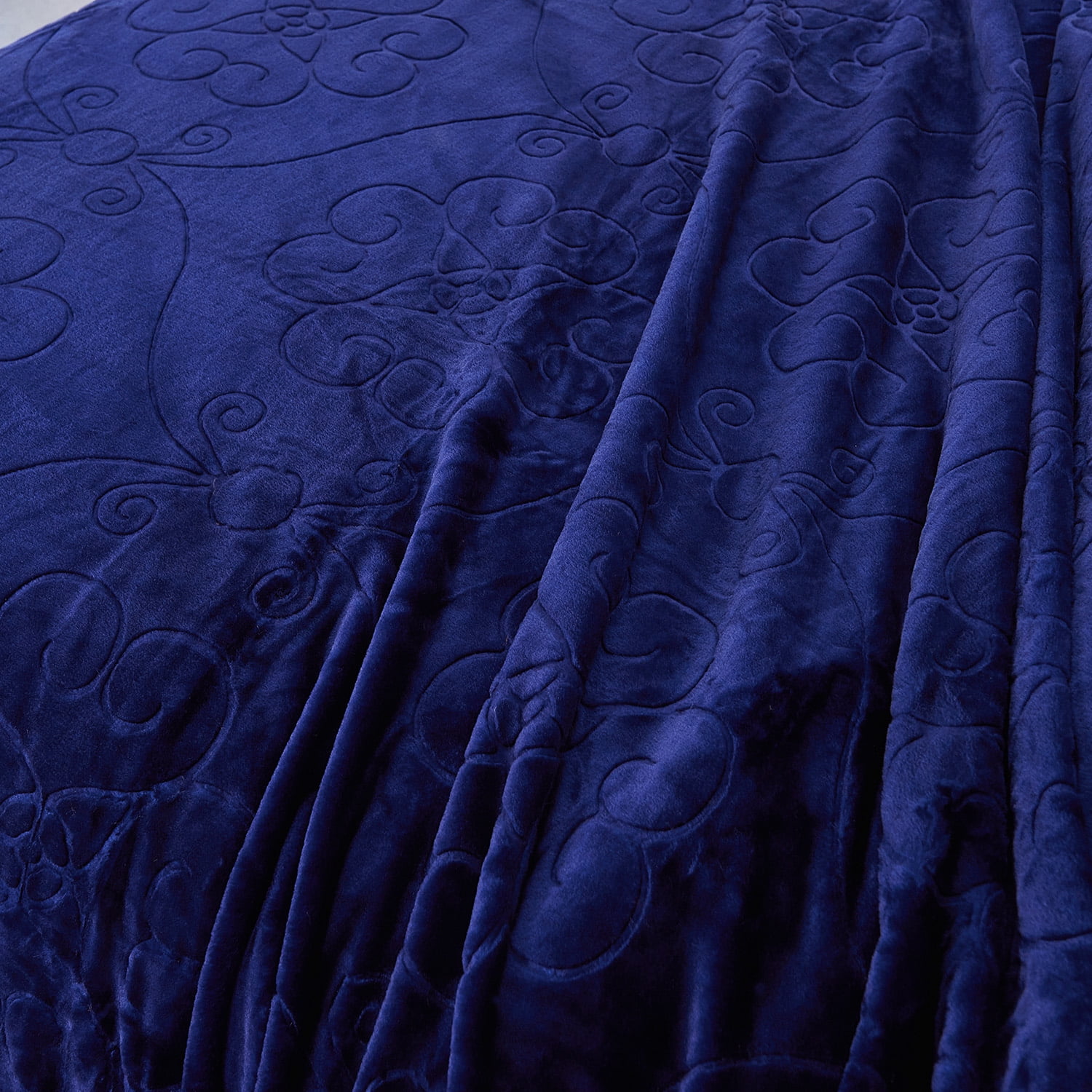 NC Plush Fleece Blanket For Bed,Lightweight Soft Embossed Navy Floral Blanket,Queen 75"x91"