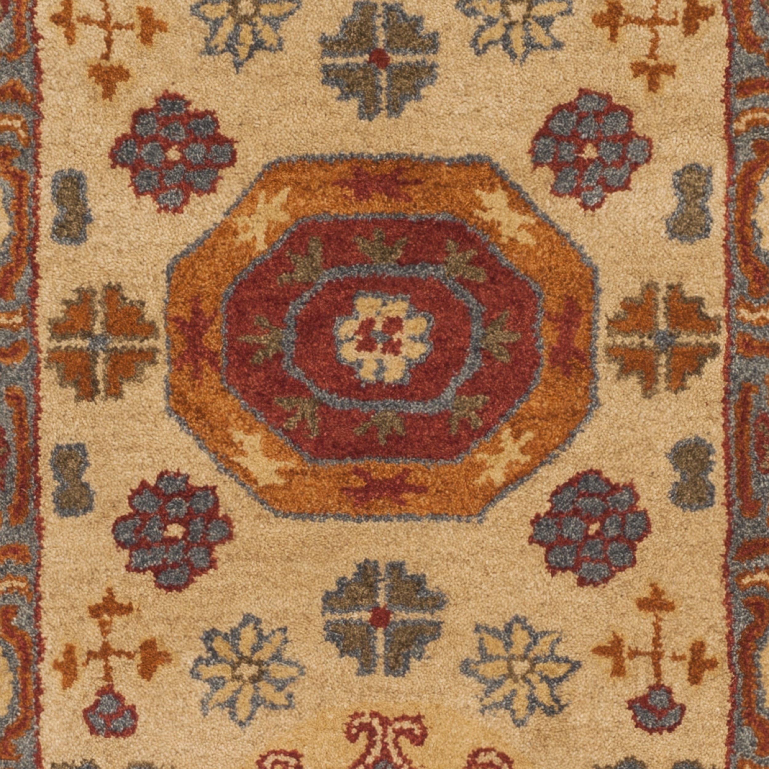SAFAVIEH Heritage Gladwyn Traditional Wool Runner Rug, Beige/Multi, 2'3" x 10'