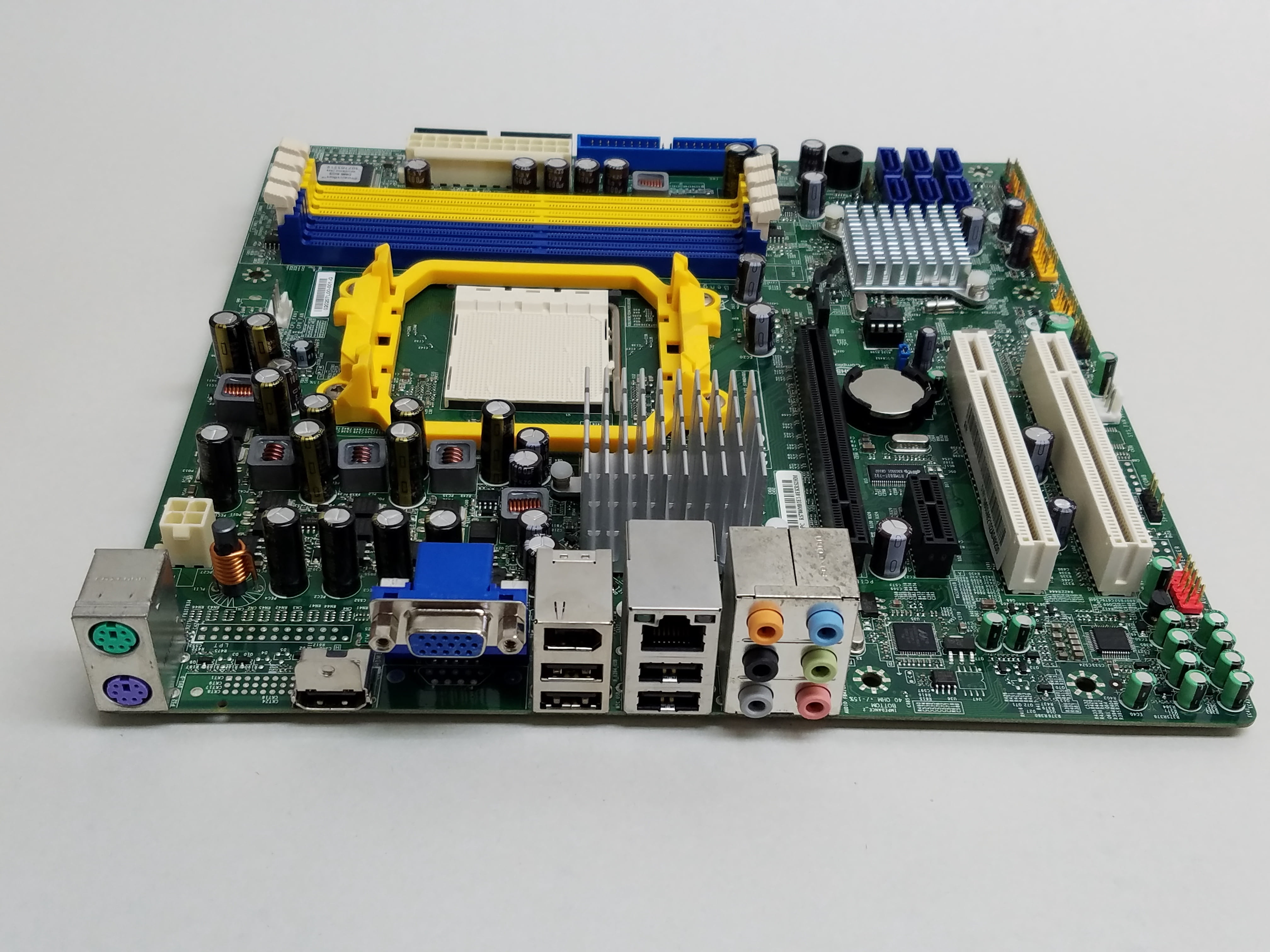 Carte Mère Packard Bell S2310 + CPU AMD Athlon 7450 2.4GHz + 4Go DDR2 - Socket AM2