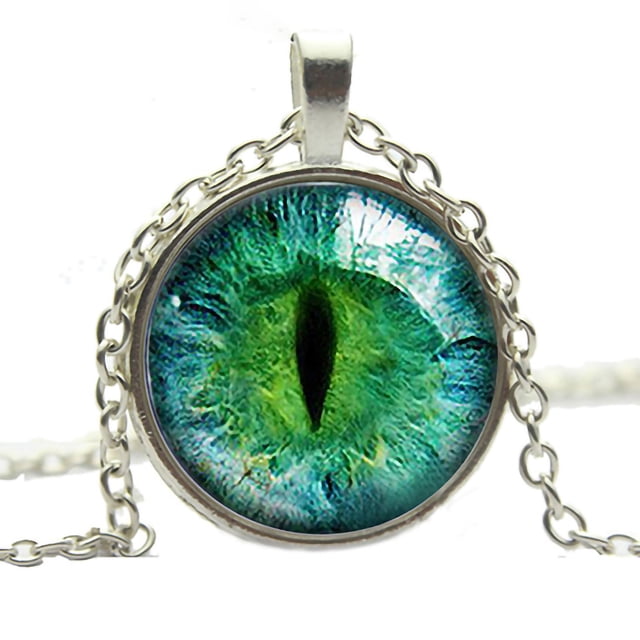 Collar de mujer con colgante de cabujón de cristal con pupila de ojo de gato