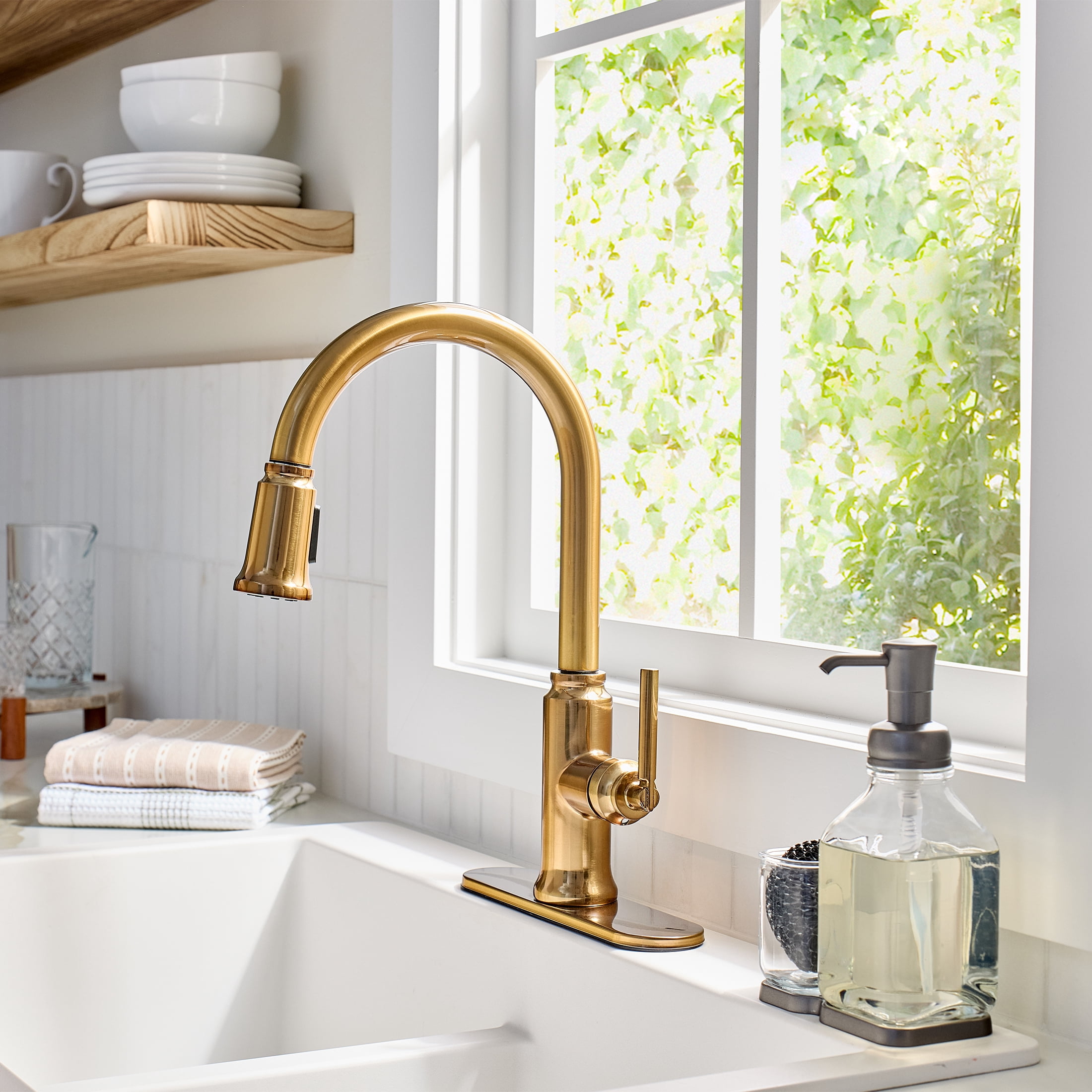 Better Homes & Gardens Modern Heirloom Pull Down Kitchen Faucet, Heritage Gold