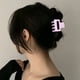 thumbnail image 2 of Ps Pinza para el pelo de gran tamaño para cabello grueso. Accesorios minimalistas para el pelo, duraderos y elegantes, 2 of 7
