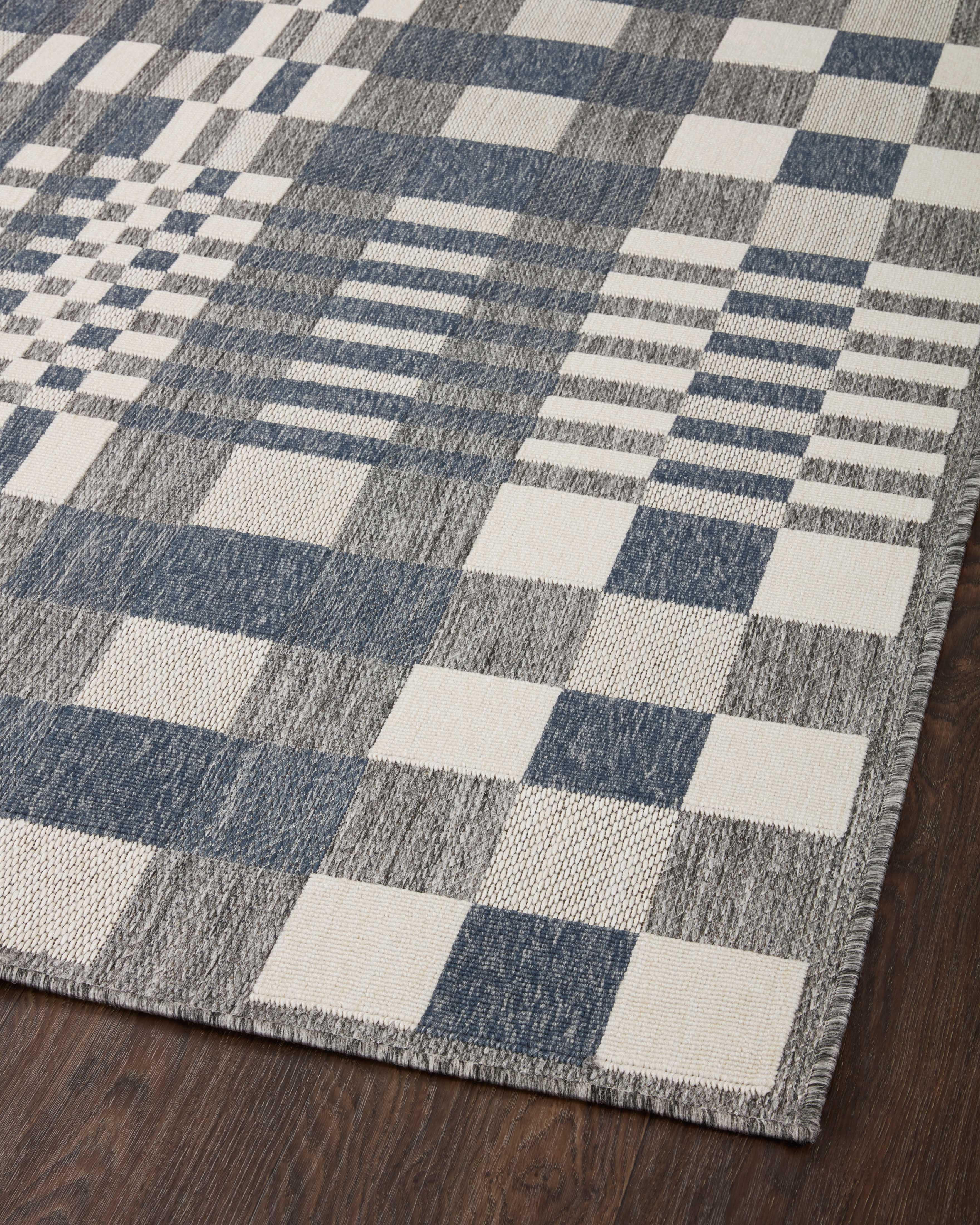 Indoor Outdoor Loloi Rainier Ivory / Denim 7'-10" x 10'-10" Area Rug