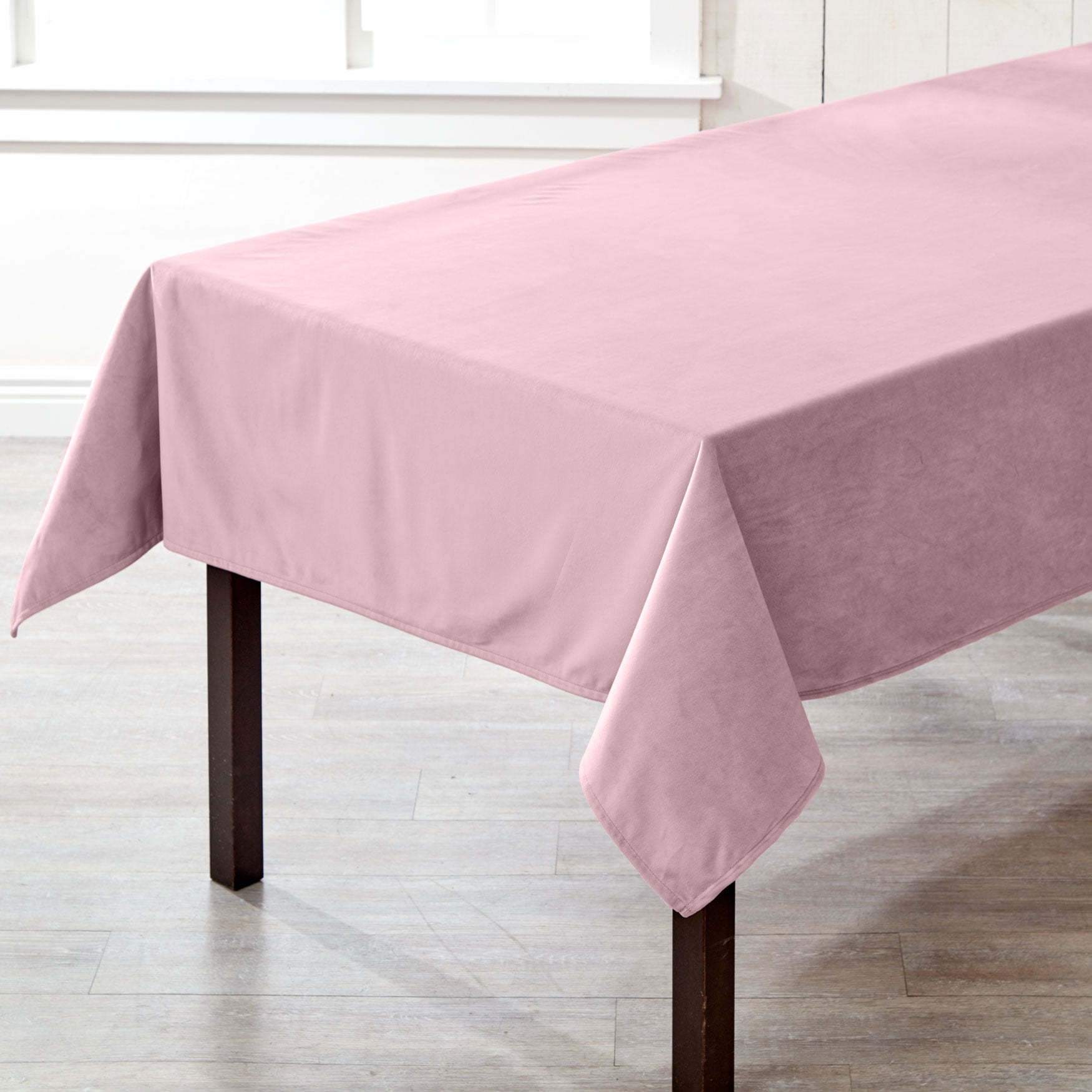 Autumn Vine Damask Tablecloth Oblong 60"x84" in Wine