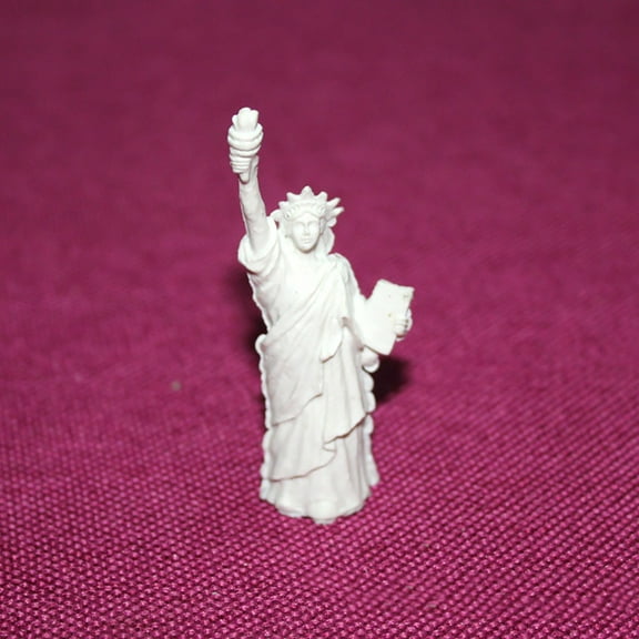 SPRING PARK Miniature Statue of Liberty Model Simulation Pretend Play Toy Dollhouse Decor