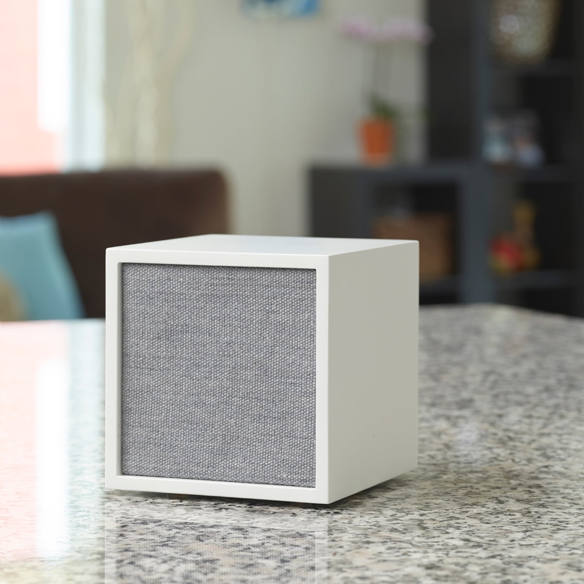 Cube audio. Колонка Cube беспроводная. Колонка аудио куб. Портативная акустика Tivoli Audio Cube.