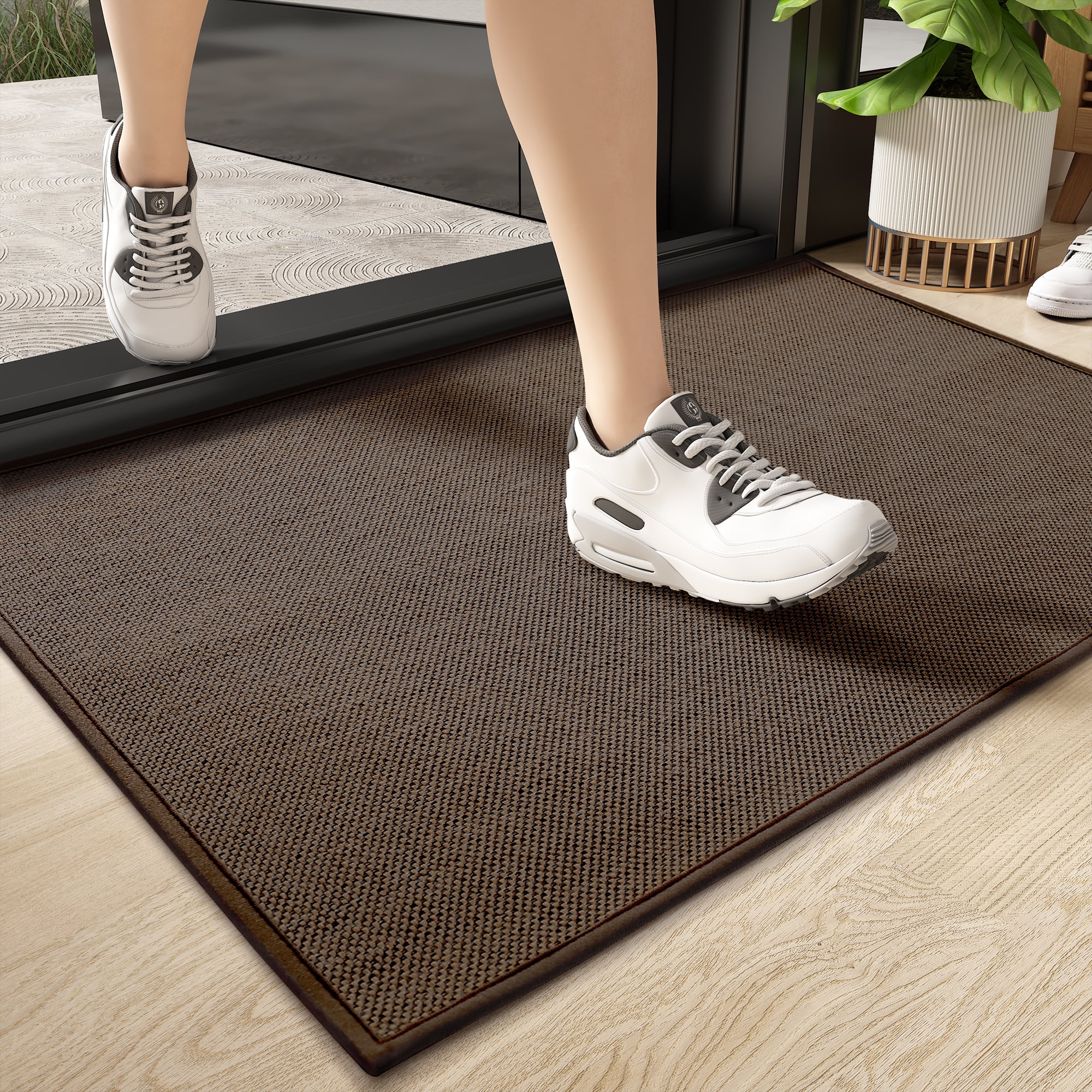 PABUBE Indoor Doormat 22" x 31", Non Slip Door Mats for Inside Washable, Front Door Entry Rug for Entryway Indoor, Dirt Trapper Absorbent Welcome Floor Mats for Home Indoor, Brown