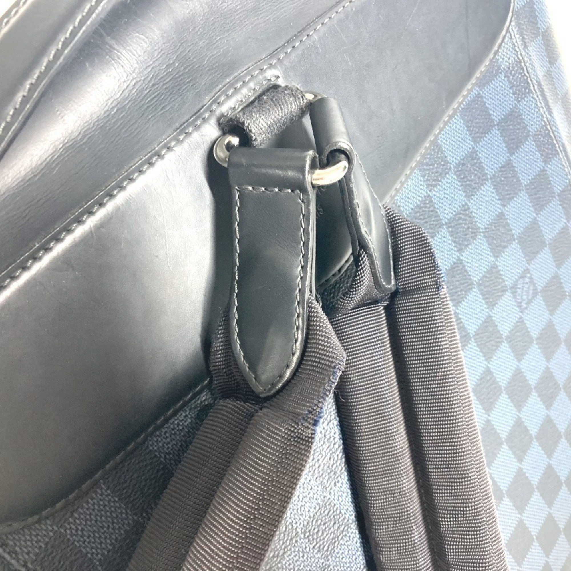 Authenticity GuaranteeLOUIS VUITTON N41586 Damier Cobalt Newport Bag Backpack Louis Vuitton Damier Cobalt Race Discovery Backpack. Should  main image 4