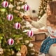 thumbnail image 4 of Juego de Bolas Navideñas Irrompibles | Pack de 6 Adornos de Plástico para Árbol En Rojo, Azul y Dorado | Bolas Decorativas para Fiestas de 6 Cm, 4 of 6