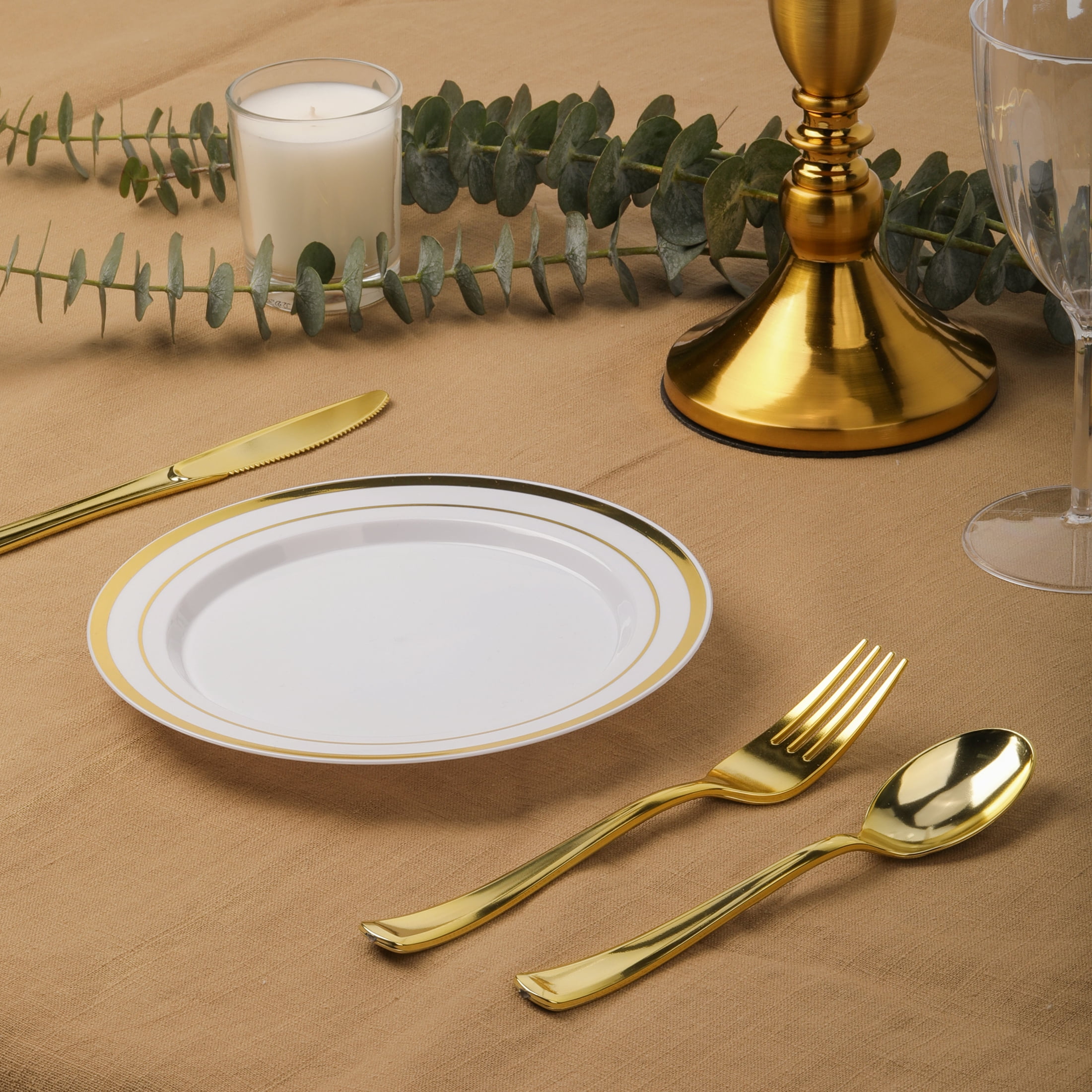 Family Essentials Premium Plastic Plates, 48CT