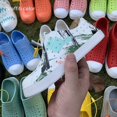 thumbnail image 2 of Zapatos con agujeros, zapatos de verano para niños y niñas, zapatos de playa, lindas botas de lluvia de dibujos animados, sandalias antideslizantes impermeables para padres e hijos, 2 of 6