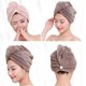 thumbnail image 4 of Gorro secador de pelo de microfibra de secado rápido con tejido supersuave y absorbente y cierre de botón, color beige., 4 of 5