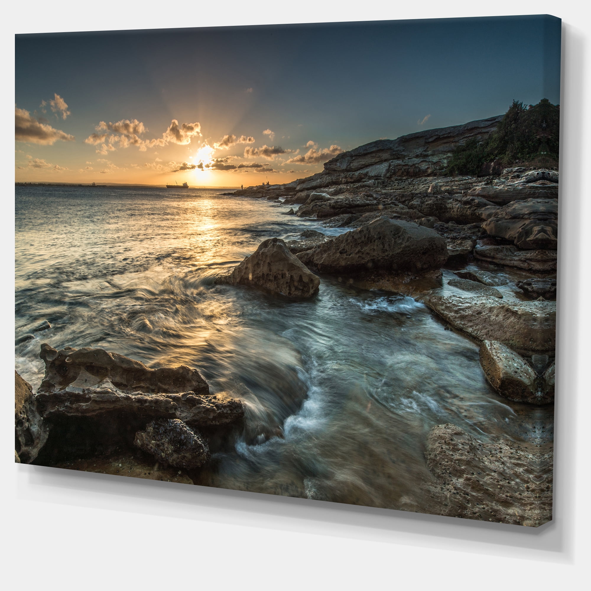 Designart 'Sydney Beach with Bright Sunset ' Seascape Canvas Art Print